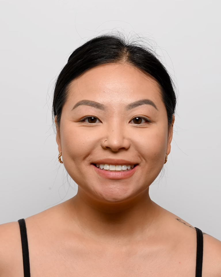 Smiling patient of Dr. Phillips that received braces treatment in Mira Mesa, San Diego.